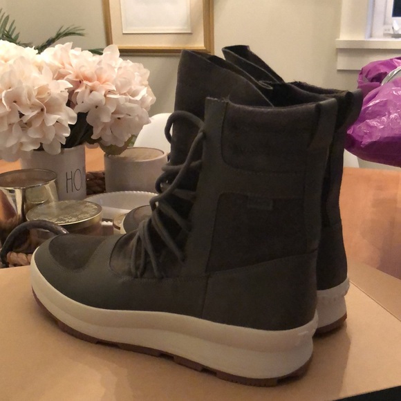 New Roots “St Laurent” waterproof boots. New in box, women’s 10 - Picture 7 of 8